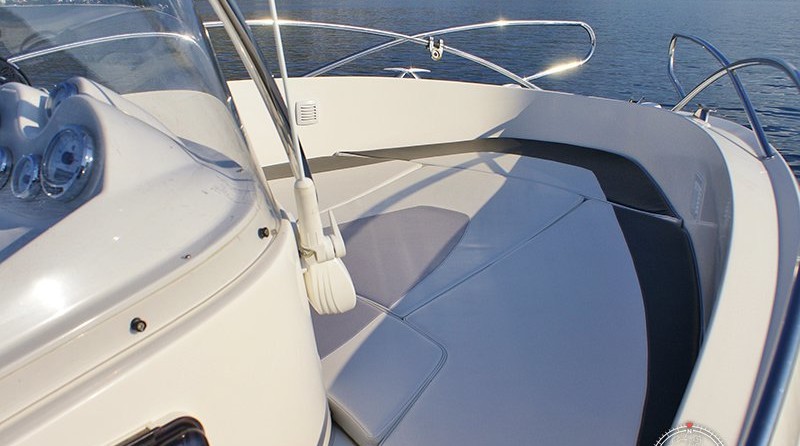 Quicksilver 635 Commander