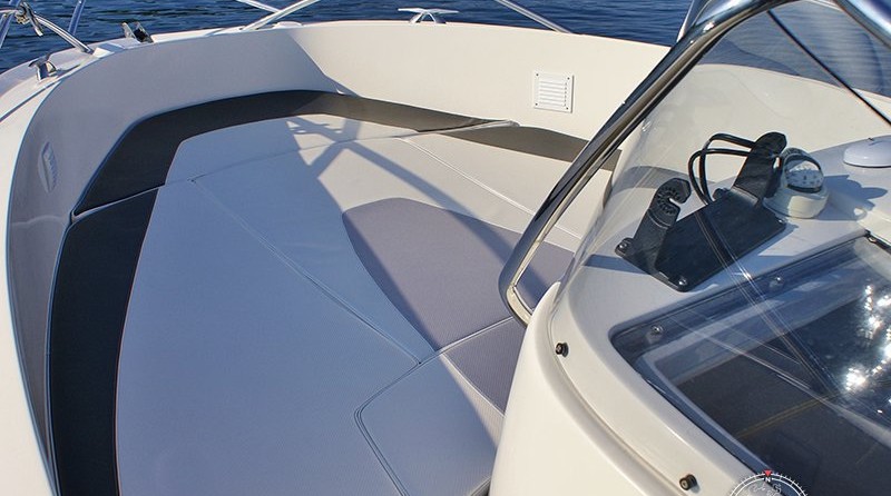 Quicksilver 635 Commander