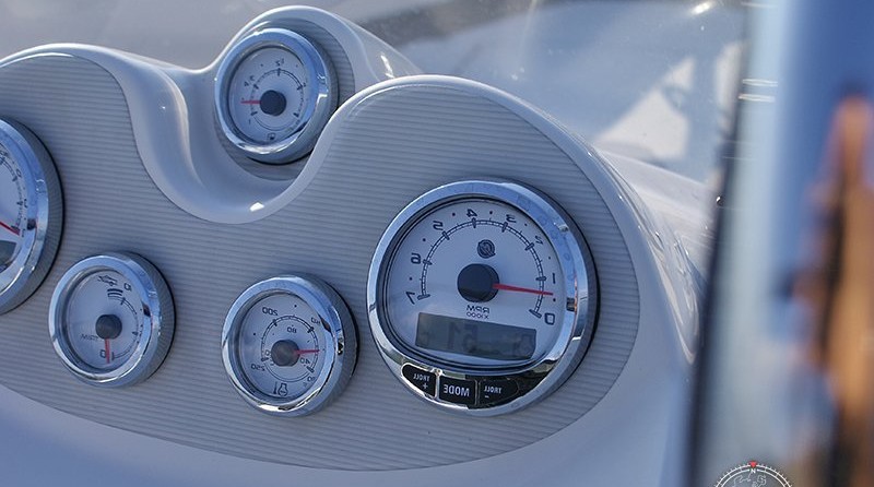 Quicksilver 635 Commander