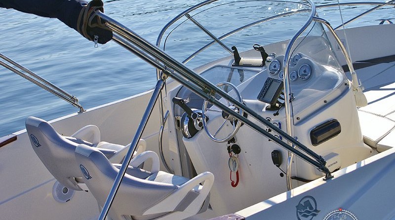 Quicksilver 635 Commander