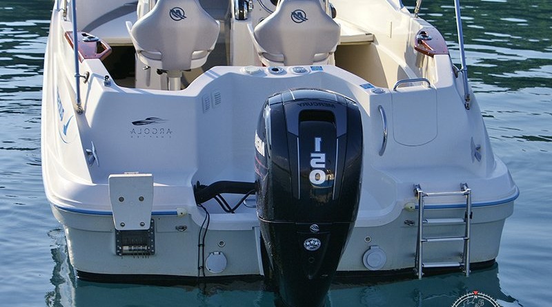 Quicksilver 635 Commander