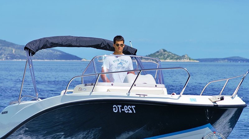 Quicksilver Activ 675 Open