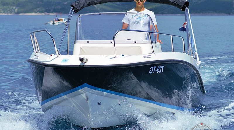 Quicksilver Activ 675 Open