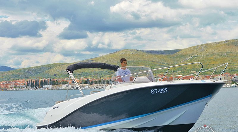 Quicksilver Activ 675 Open