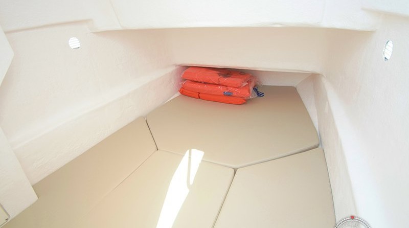 Quicksilver Activ 675 Open