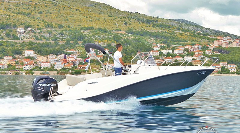 Quicksilver Activ 675 Open