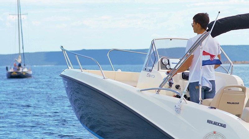 Quicksilver Activ 675 Open