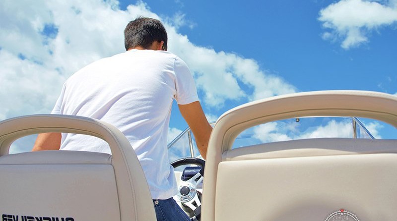 Quicksilver Activ 675 Open