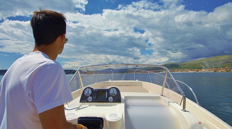 Quicksilver Activ 675 Open