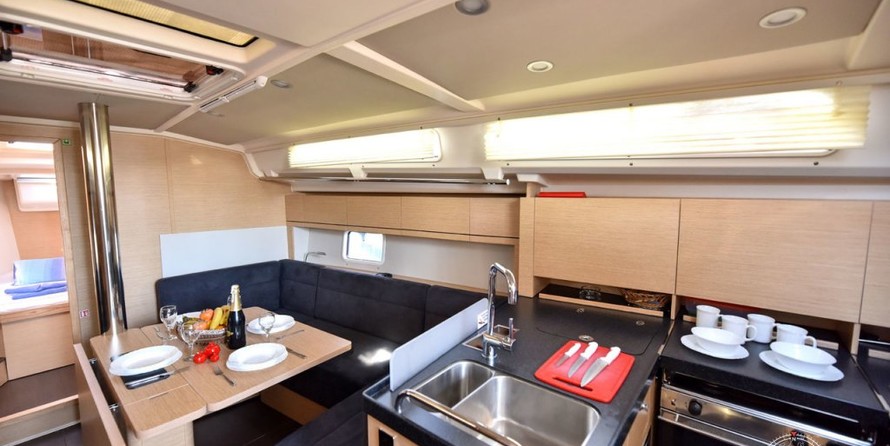 Hanse 418