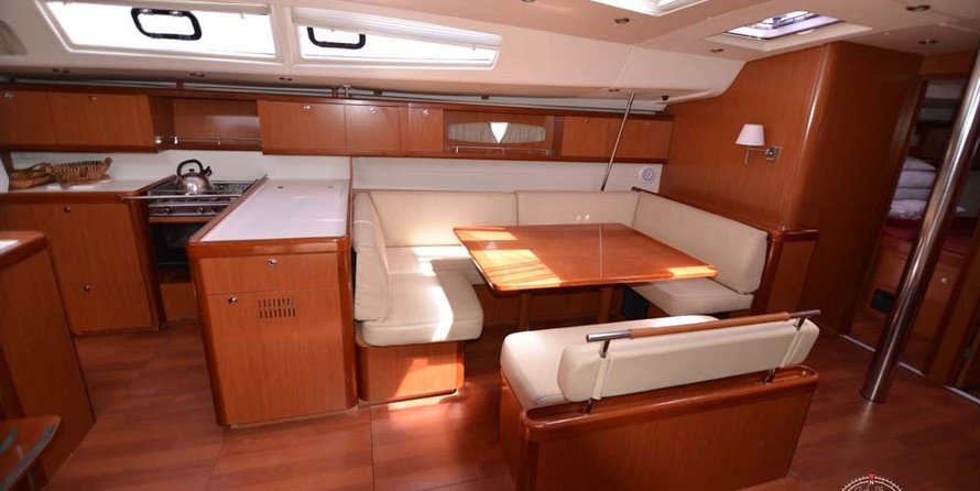 Beneteau Oceanis 54