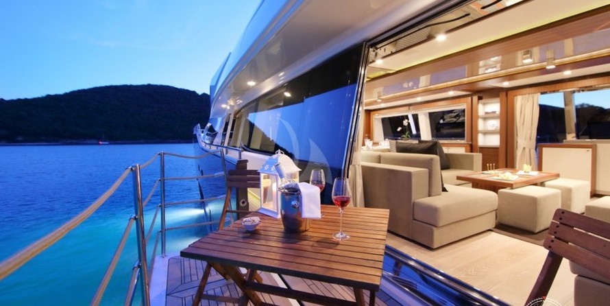 Ferretti 124