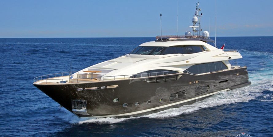 Ferretti 124