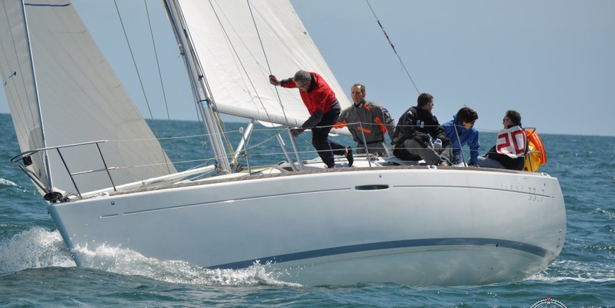 Beneteau First 33.7