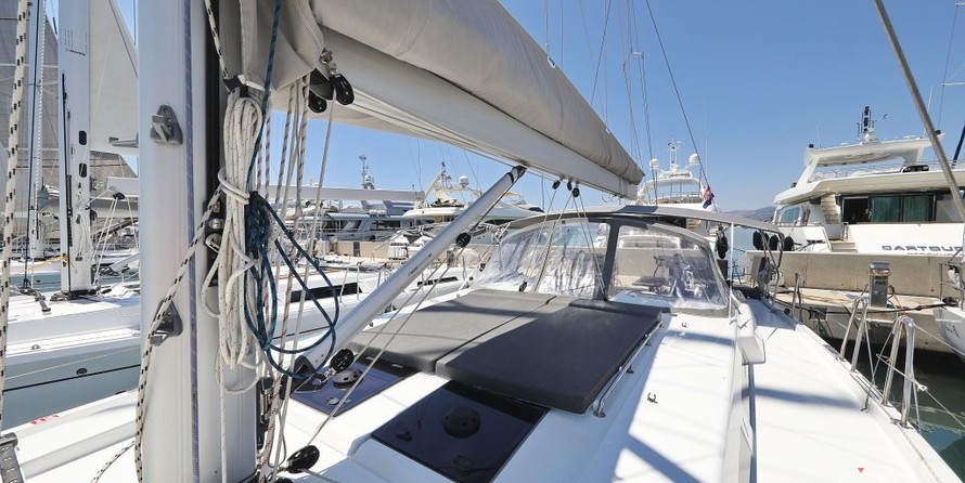 Hanse 548