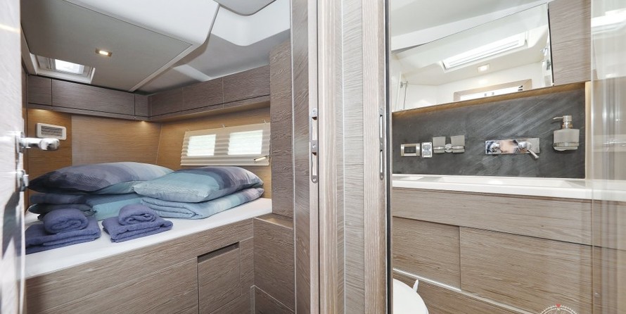 Hanse 548