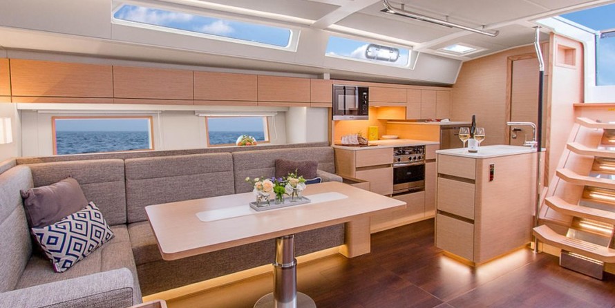 Hanse 548