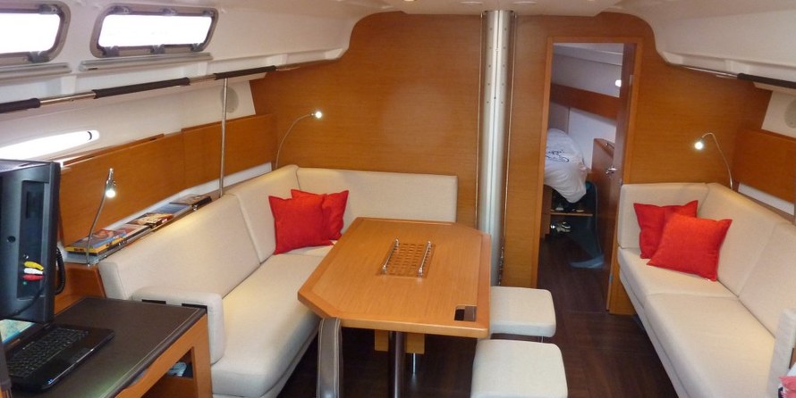 Beneteau First 45