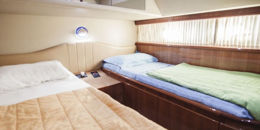 Ferretti 68