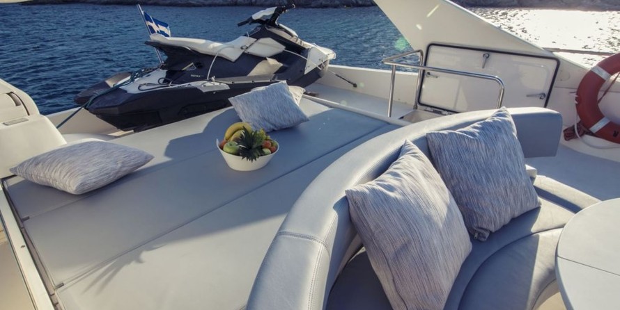 Ferretti 68