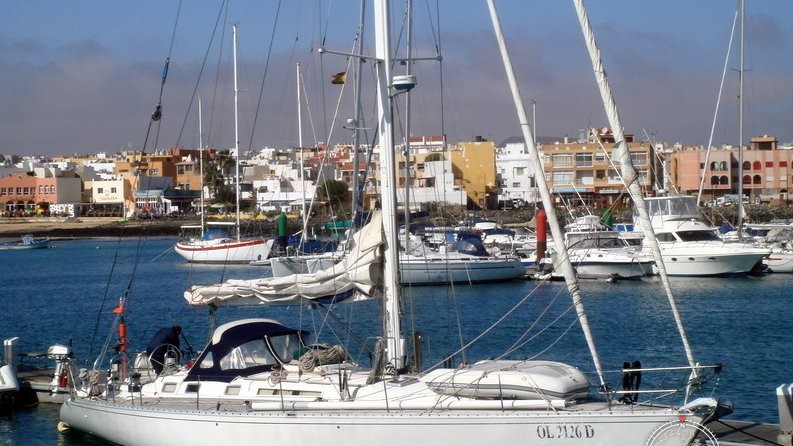 Beneteau First 51