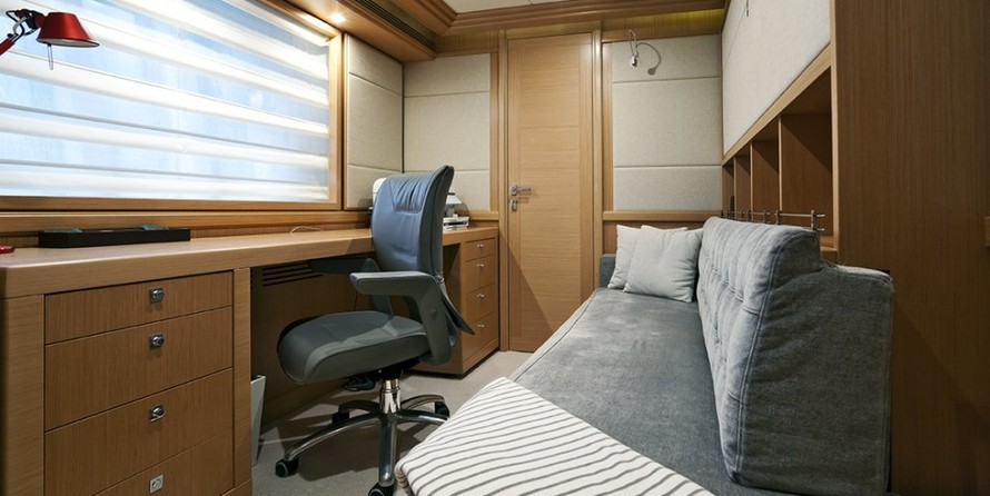 Ferretti Custom 22.74ft