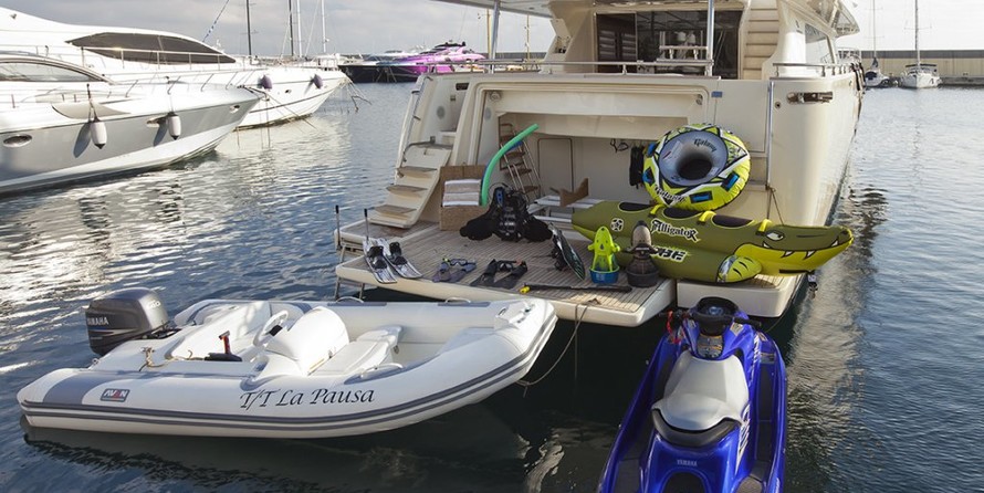 Ferretti Custom 22.74ft