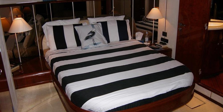 Fairline Squadron 65