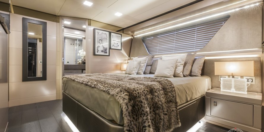 Ferretti Navetta 28