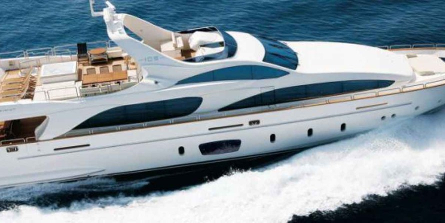 Azimut 105