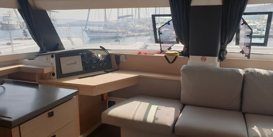 Fountaine Pajot Helia 44