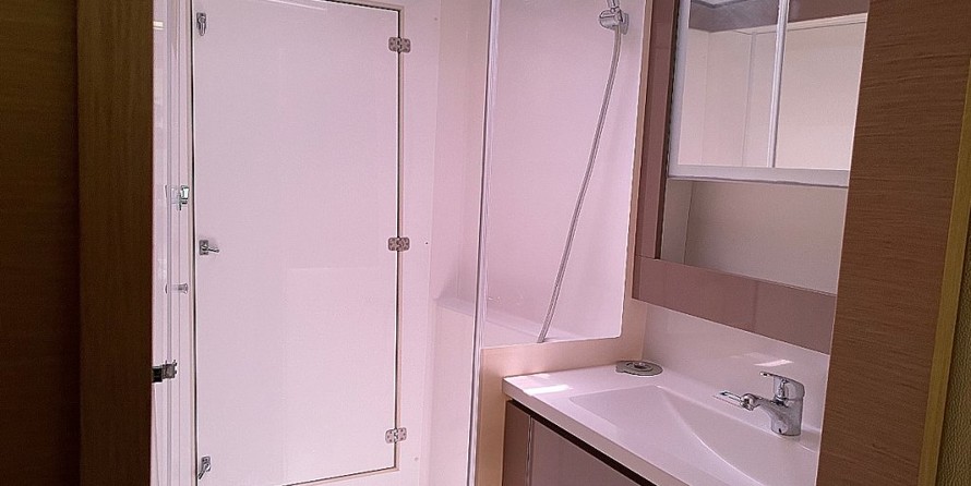 Fountaine Pajot Lucia 40