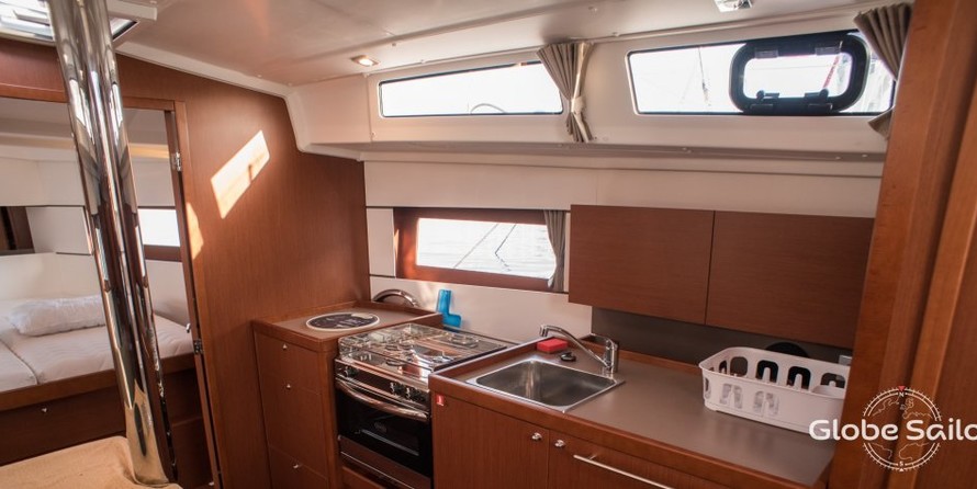 Beneteau Oceanis 38.1