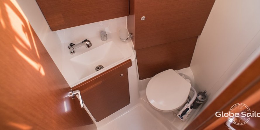 Beneteau Oceanis 38.1