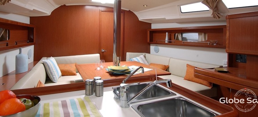 Beneteau Oceanis 37