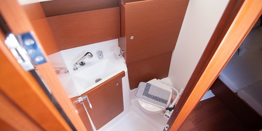 Beneteau Oceanis 38.1