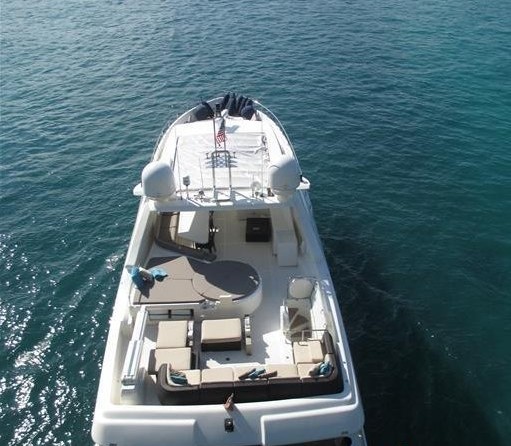 Ferretti 881