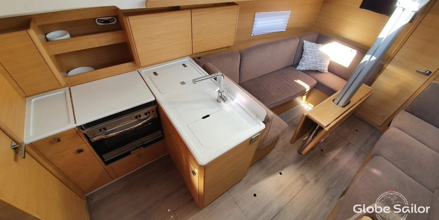 Elan E4