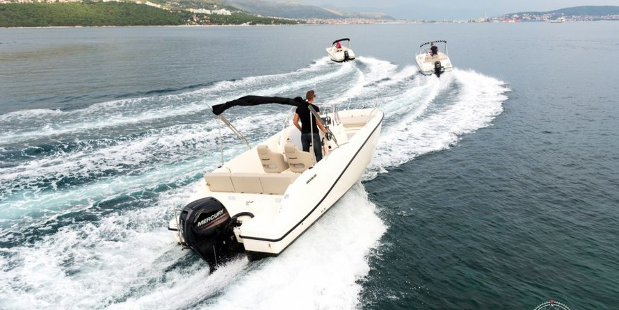Quicksilver Activ 675 Open