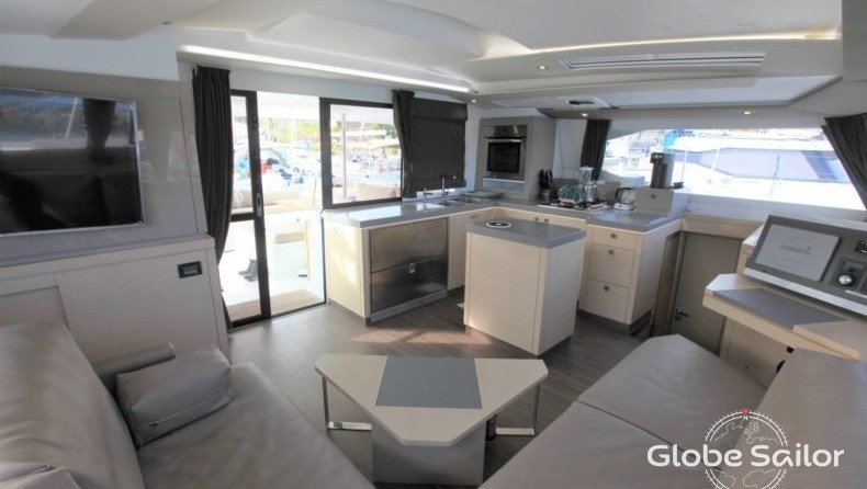 Fountaine Pajot Saona 47