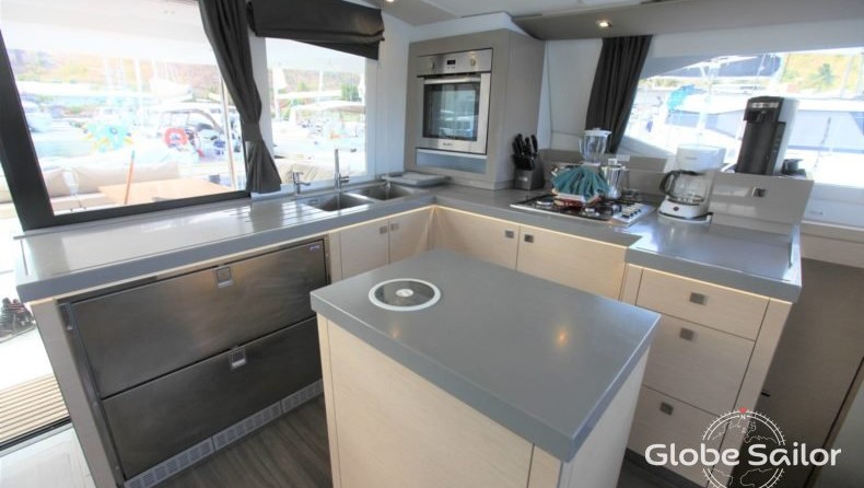 Fountaine Pajot Saona 47