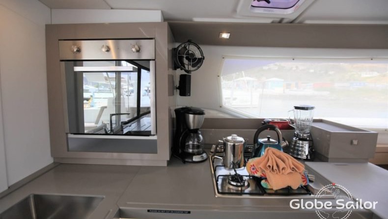 Fountaine Pajot Saona 47