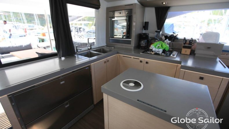 Fountaine Pajot Saona 47
