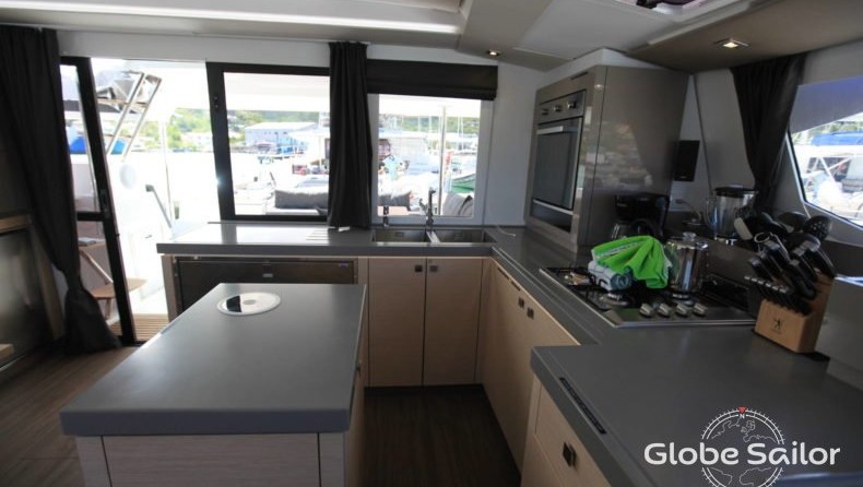 Fountaine Pajot Saona 47