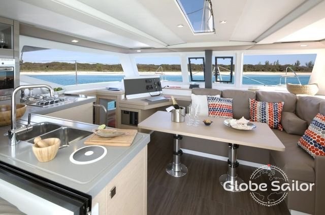 Fountaine Pajot Lucia 40