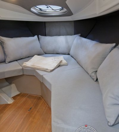 Cranchi Endurance 30