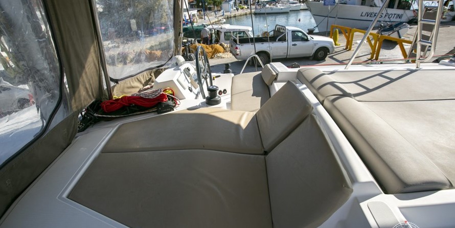 Bali catamarans 4.0 lounge