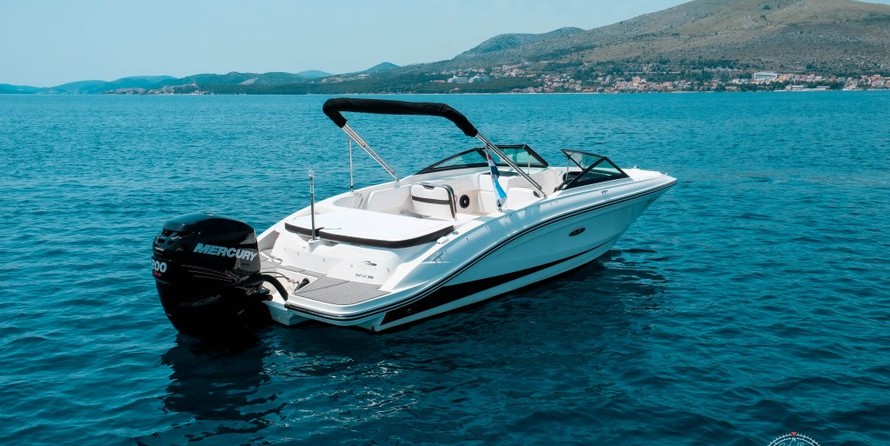 Sea Ray SPX 210