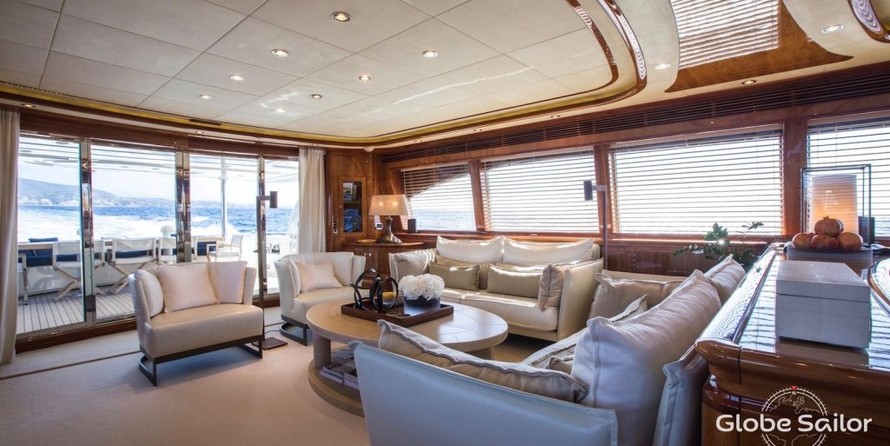 Ferretti 112