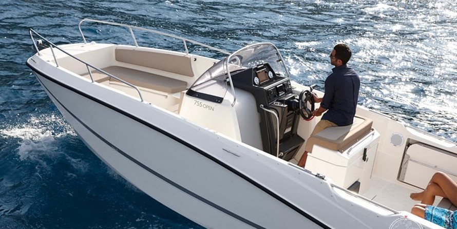 Quicksilver Activ 755 Open